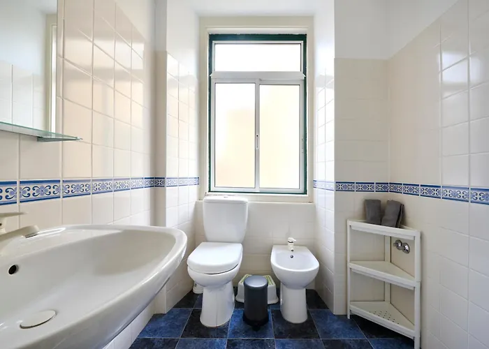 Private With Balcony In A Coliving - Lizbona