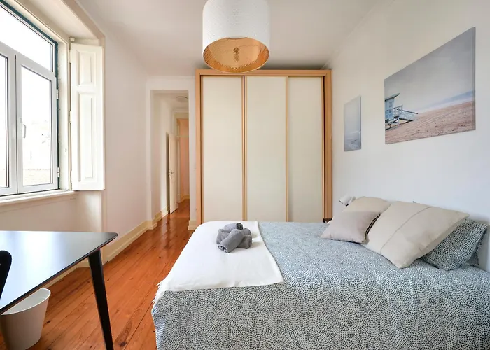 Private With Balcony In A Coliving - Lisbon