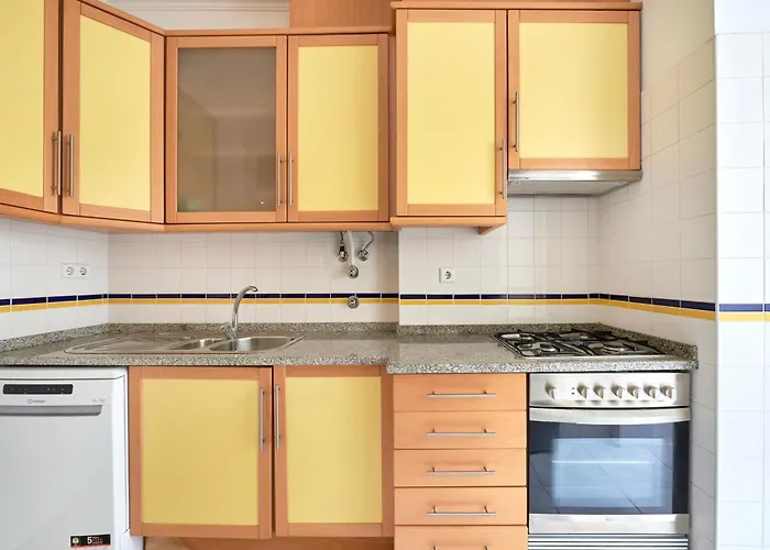 Private With Balcony In A Coliving - Homestay Lisbon