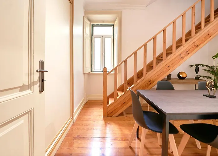 Private With Balcony In A Coliving - Homestay Lisbon