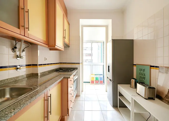 Private With Balcony In A Coliving - Habitación en casa particular