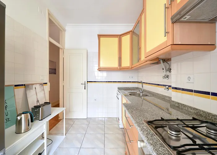 בית אירוח Private With Balcony In A Coliving - ליסבון